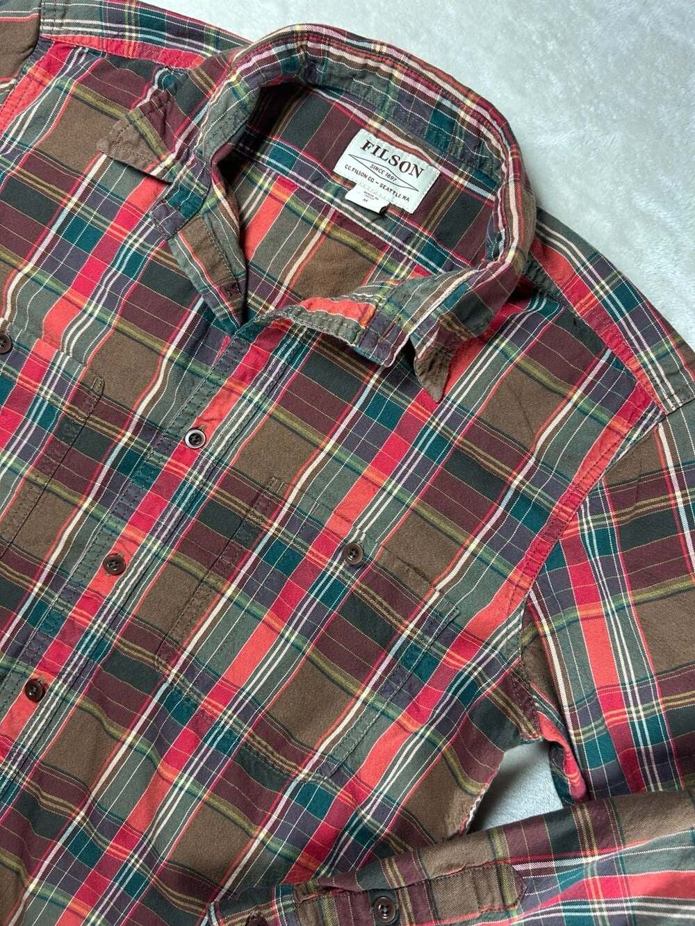 Filson Mens Medium Lightweight Alaskan Guide Shirt Plaid Red Green Brown Cotton